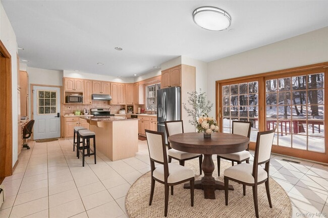 Building Photo - 50 Evergreen Row