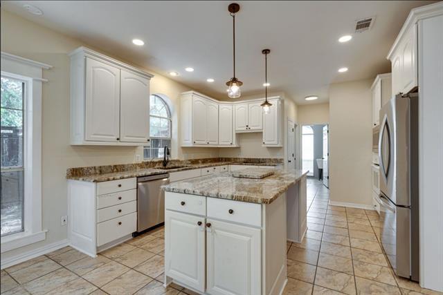 Building Photo - 3937 Valley View Ln