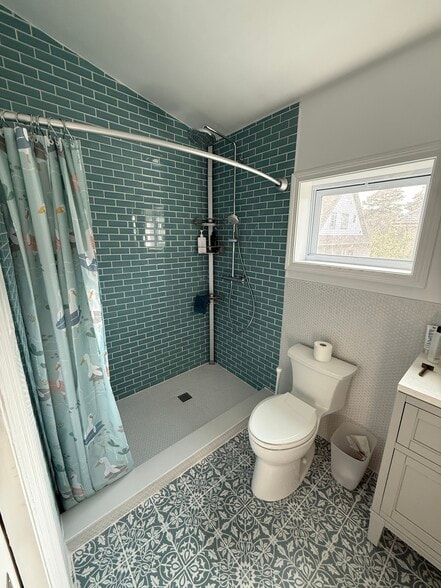 Building Photo - 96 Munroe St