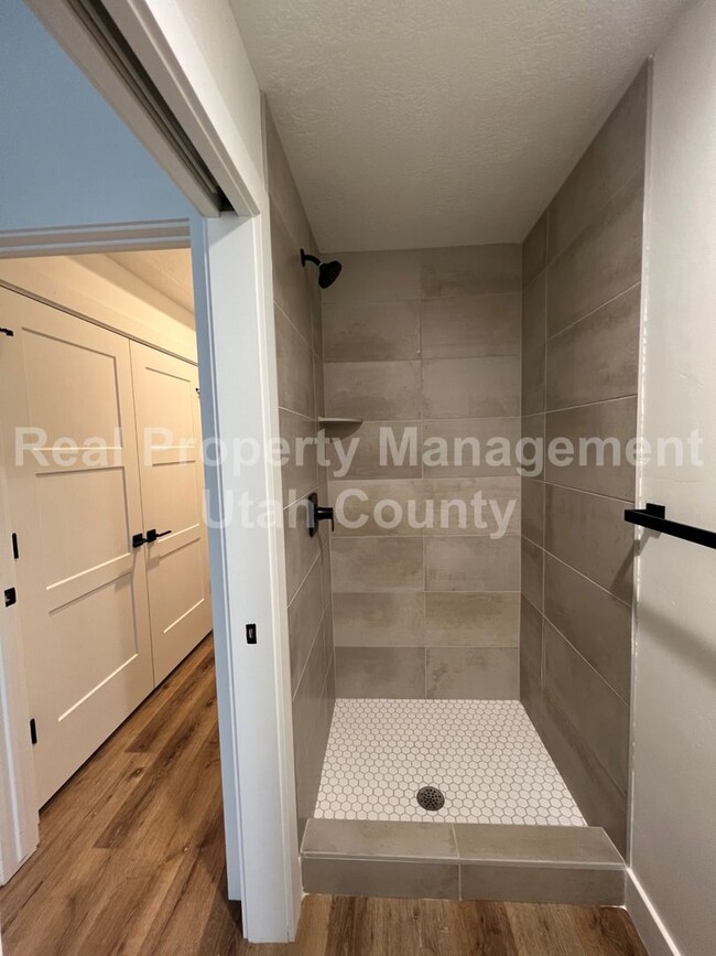 Building Photo - New AF Townhome