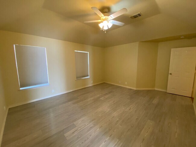 Building Photo - Conveniently Located to Randolph AFB, 4/2.5 ~ Large Backyard ~ Storage Shed ~ Move In Ready!