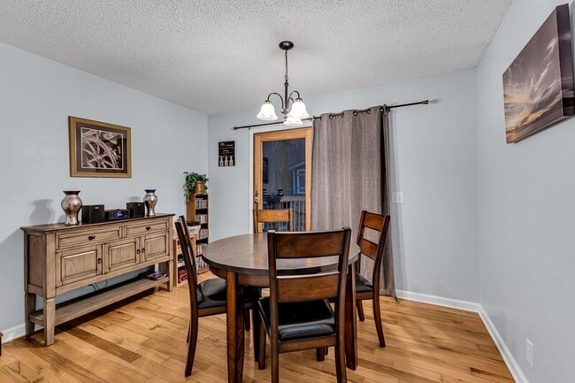 Building Photo - 921 Fitzpatrick Rd