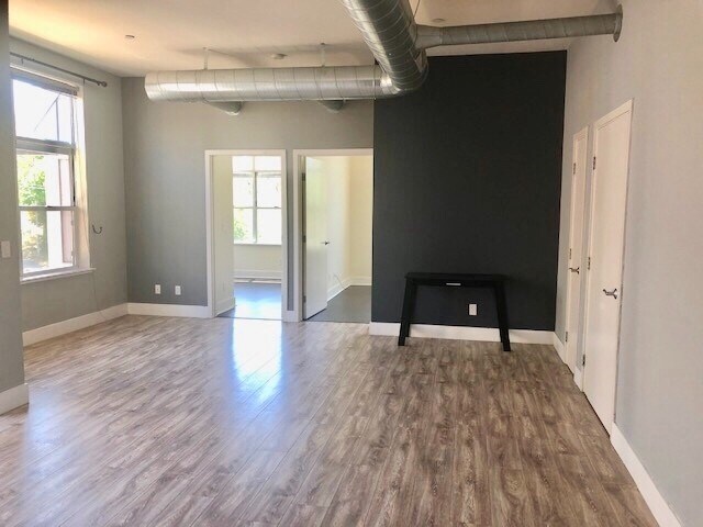 Building Photo - 289 3rd St