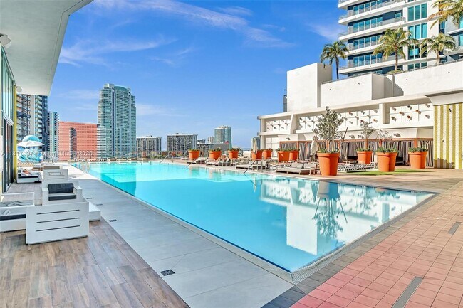 Building Photo - 1300 S Miami Ave