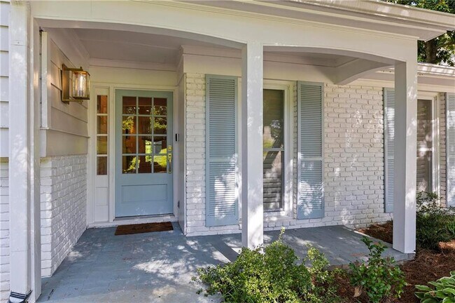 Building Photo - 4820 Powers Ferry Rd NW