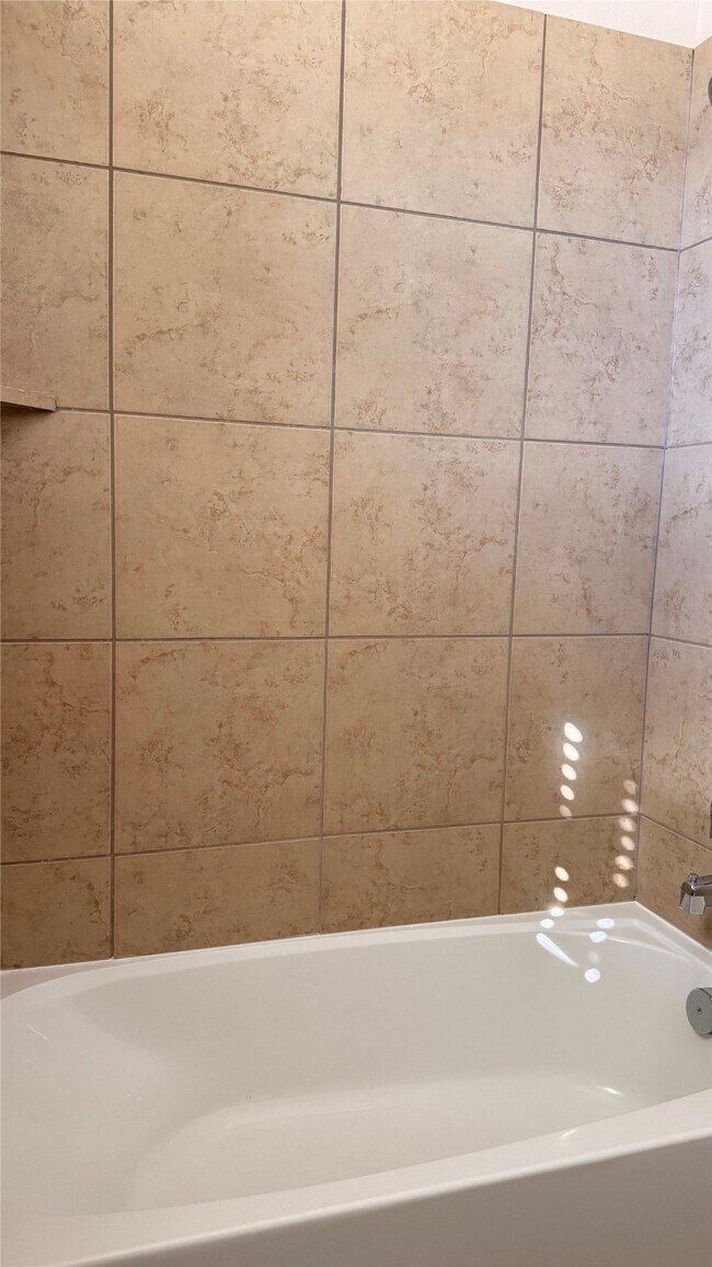 Building Photo - 6723 Barrington Crk Trce