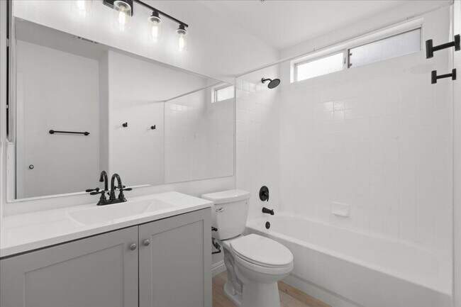 Building Photo - 9736 Double Rock Dr