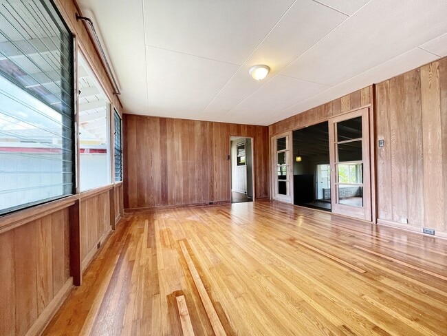 Building Photo - Pet Friendly Kailua House