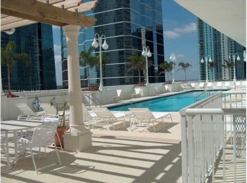 Primary Photo - 1200 Brickell Bay Dr