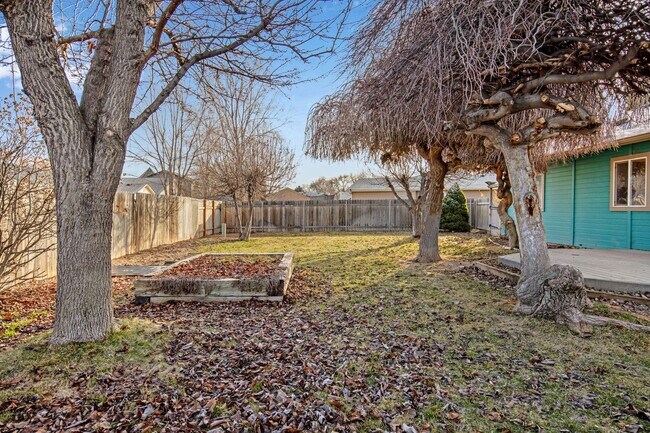 Building Photo - 7292 Newbrook Dr