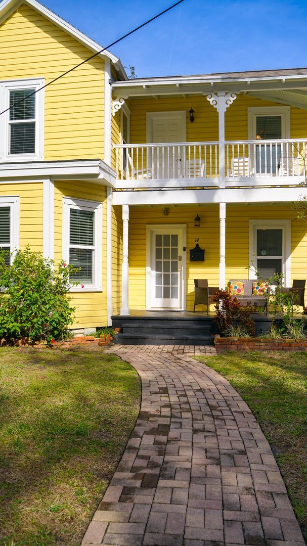 Building Photo - 14 Sanchez Ave