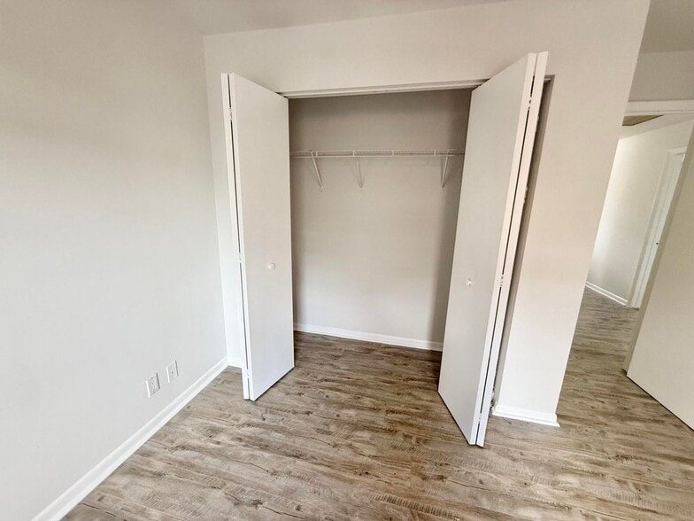 Building Photo - 6307 La Costa Dr