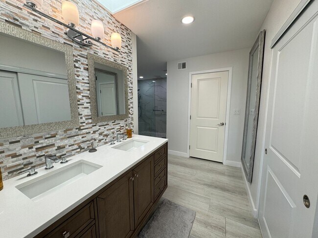 Building Photo - 34983 Mission Hills Dr