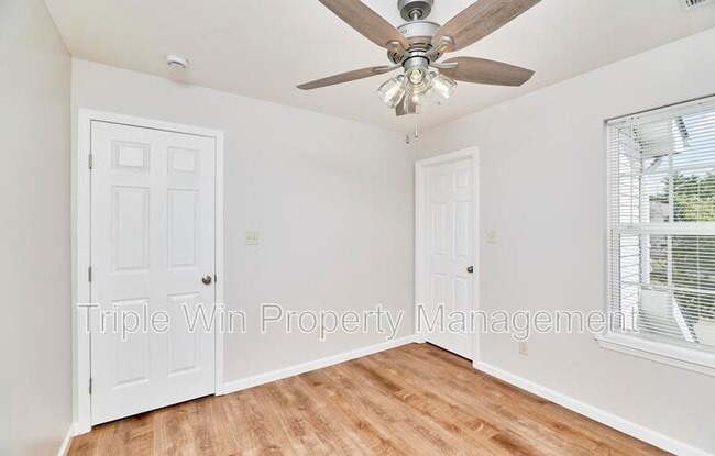 Building Photo - 152 Waterside Crossing Dr