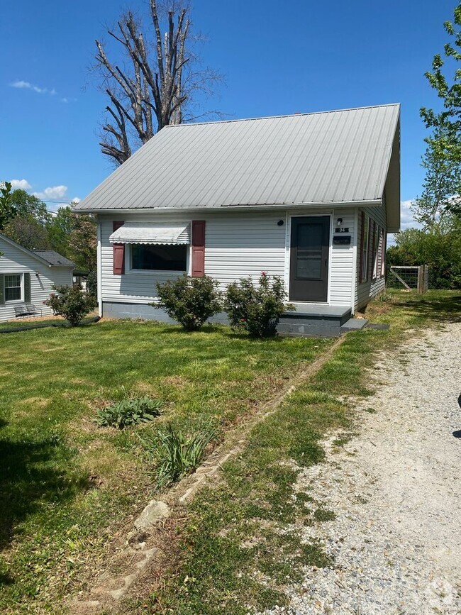 Building Photo - Home in Marion available now! Looking for ...