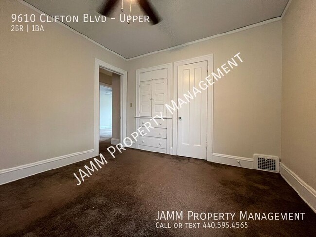 Building Photo - Updated 2 Bedroom Unit in Cleveland!