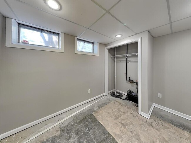 Building Photo - 9241 34th Ave N