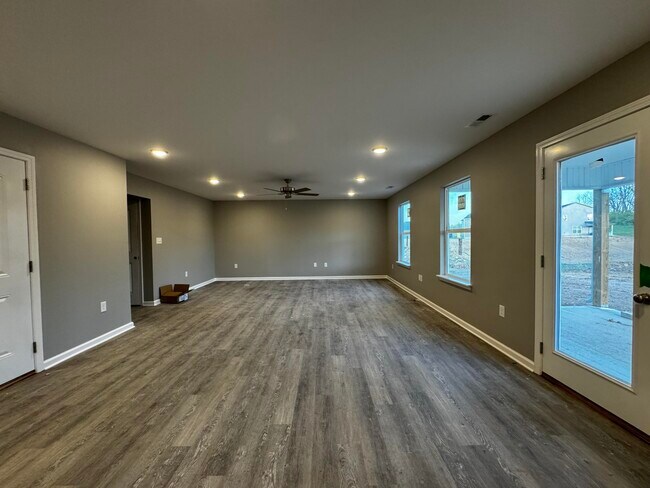 Building Photo - 134 Landry Ln