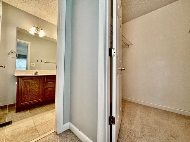 Building Photo - Golf Course Lot!! 4-Bedroom Home in Cypress Point!! Fenced Backyard & Dog Friendly!