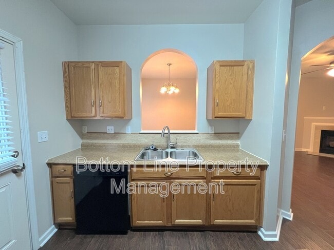 Building Photo - 7637 Abigail Glen Dr