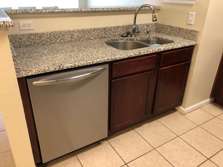 Kitchen counter and sink - 2801 Chancellorsville Dr