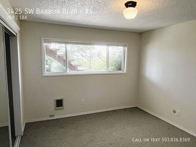 Building Photo - 3425 SW Barbur Blvd