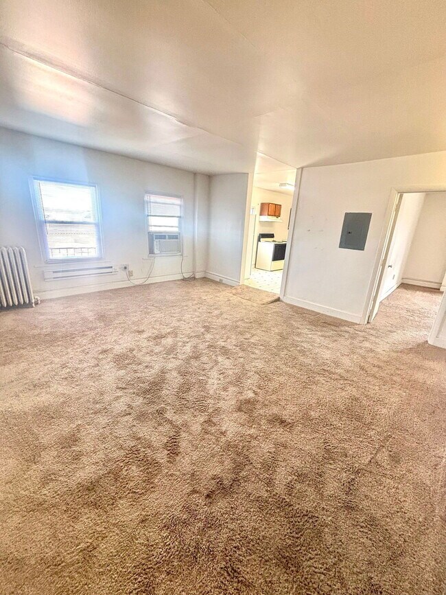 Primary Photo - 408 Hand Ave