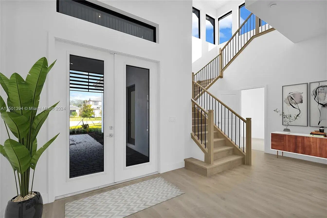 Building Photo - 1580 Shoreline Way