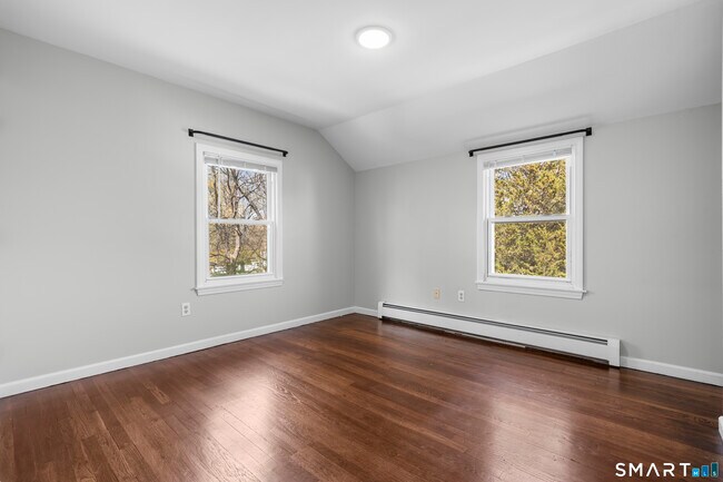 Building Photo - 224 Melville Dr