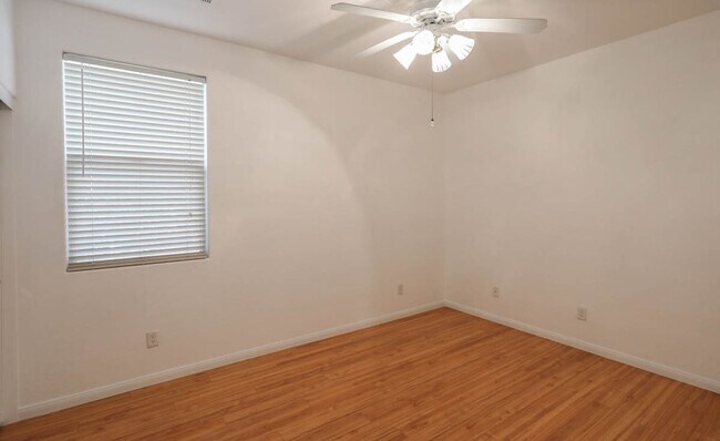 Building Photo - 3 Bedroom Summerlin South Beauty