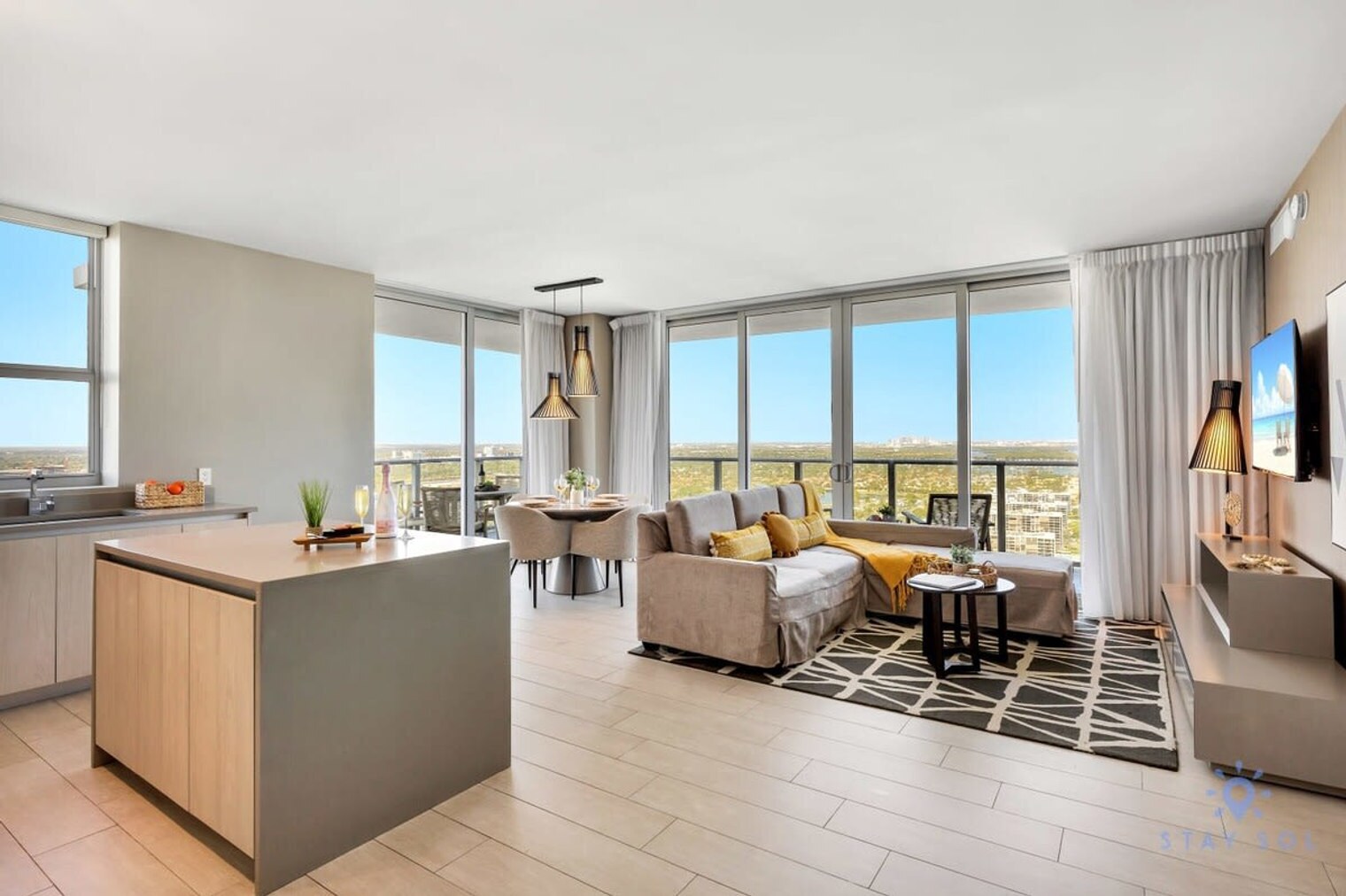 Building Photo - 4010 S Ocean Dr