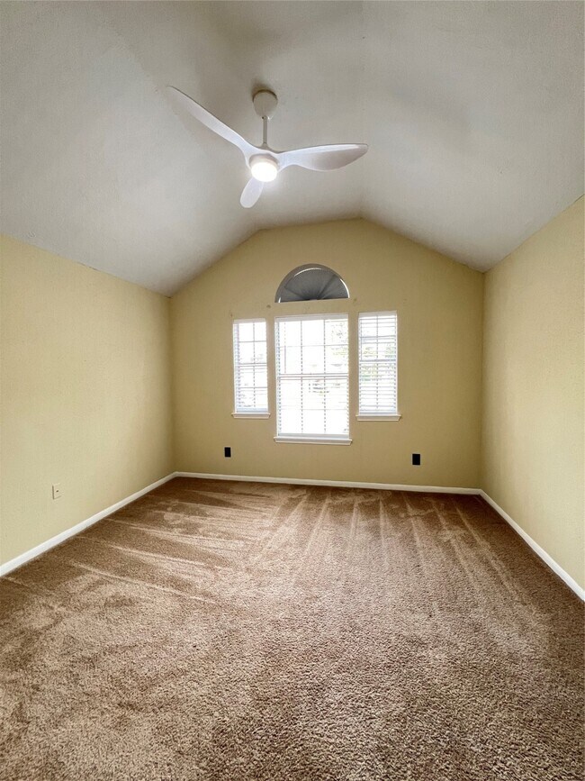 Building Photo - 10123 Early Spring Dr