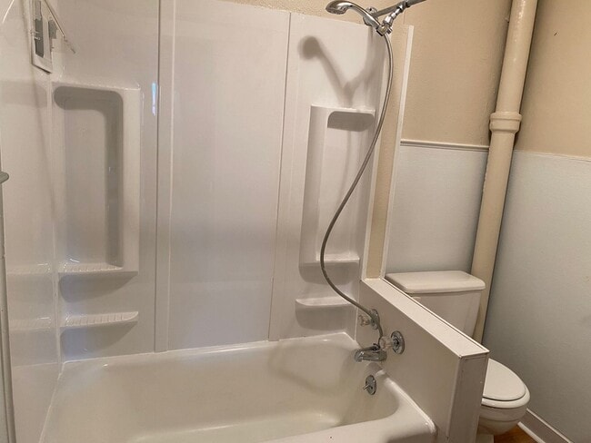 Building Photo - 123 Teckla Ave