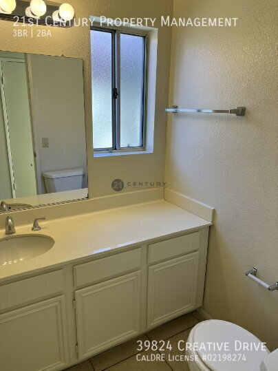 Building Photo - 39824 Creative Dr
