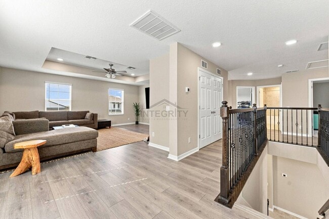 Building Photo - 9464 Crescent Ray Dr
