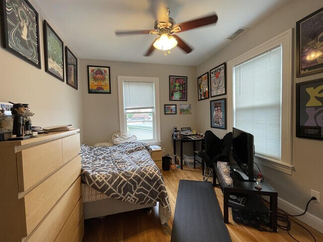 Building Photo - 171 Hampshire St