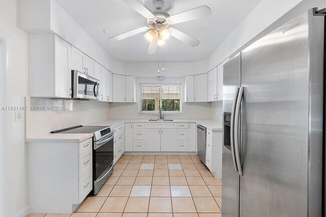 Building Photo - 6820 Granada Blvd