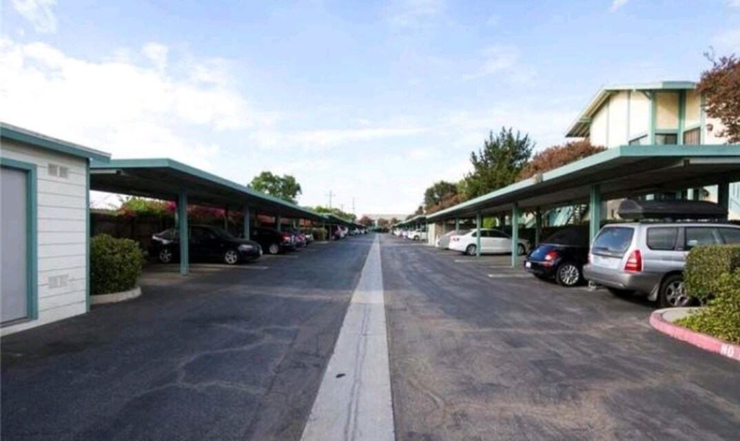 Building Photo - 20531 S Vermont Ave