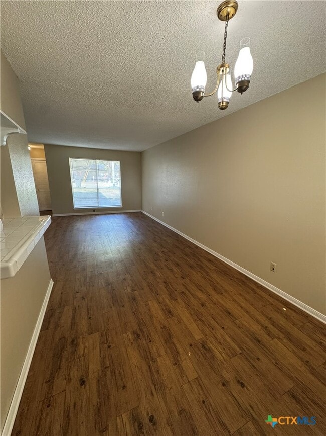 Building Photo - 813 Burges St