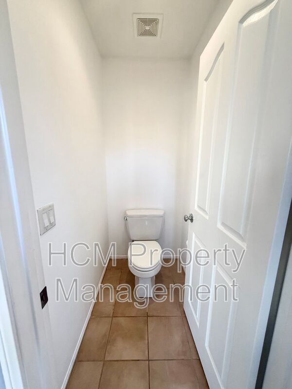 Building Photo - 28 Lansdale Ct