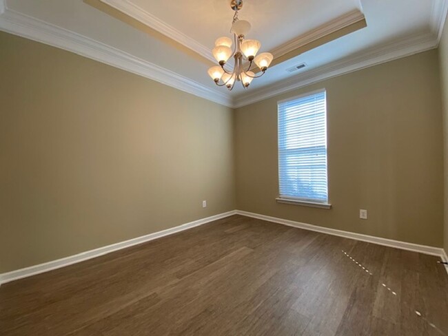 Building Photo - Highland Creek- 3000+ SF 2 sty, 4 bedroom,...