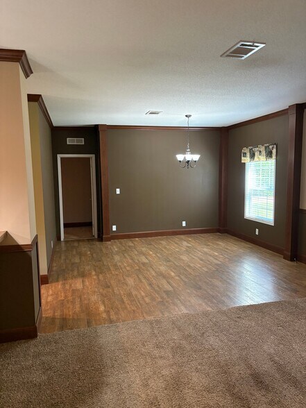 Building Photo - 1230 Parker Creek Rd