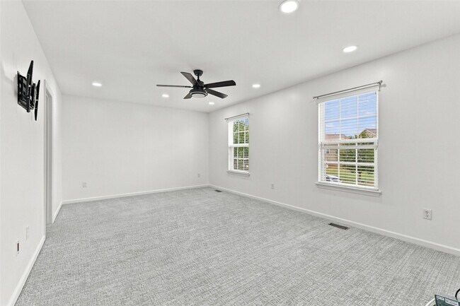 Building Photo - 621 Falling Brook Dr