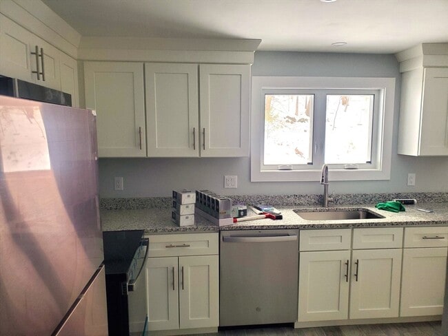 Building Photo - 41 Easy St