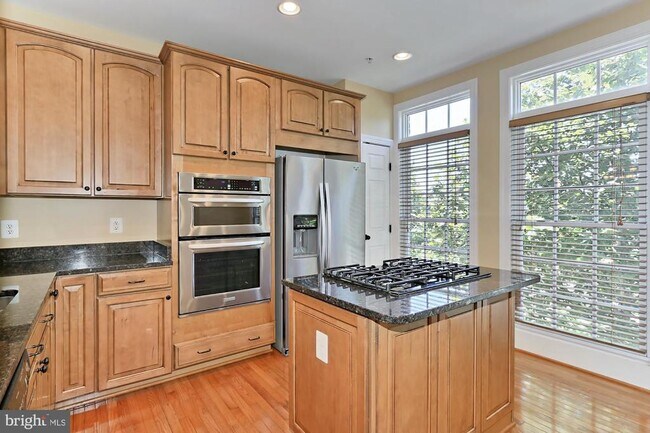 Building Photo - 478 Ferdinand Day Dr