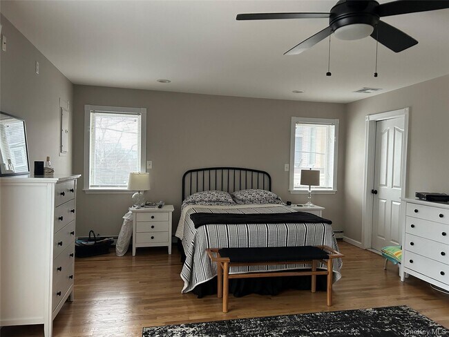 Building Photo - 259 Lincoln Blvd