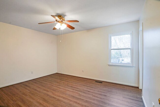 Building Photo - 908 Ryecroft Rd