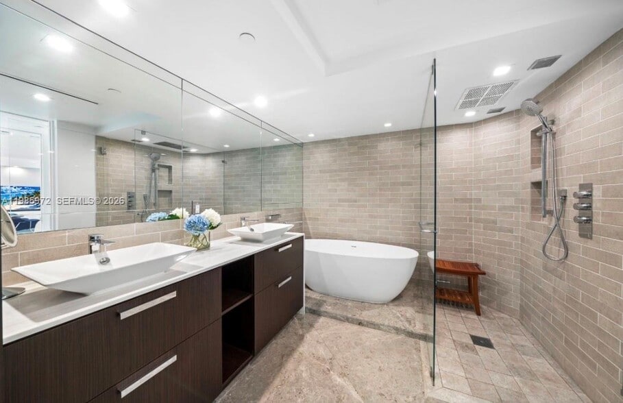 Building Photo - 1500 Ocean Dr