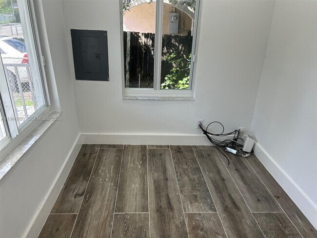 Building Photo - 261 NW 49th St