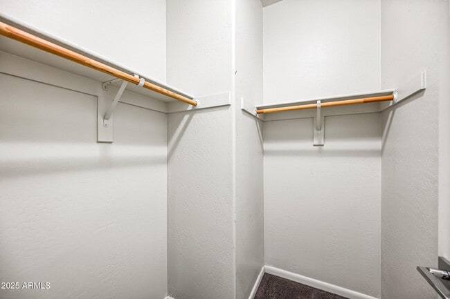 Building Photo - 2090 S Dorsey Ln